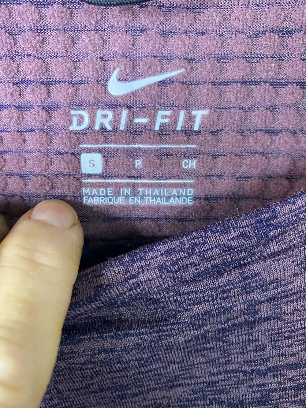 Nike Purple Heathered Long-Sleeve Athletic Top Size Small.